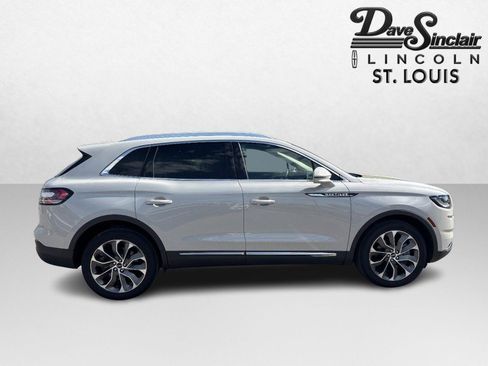 Used 2022 Lincoln Nautilus Reserve w/ Luxury Package AWD/4WD image 4