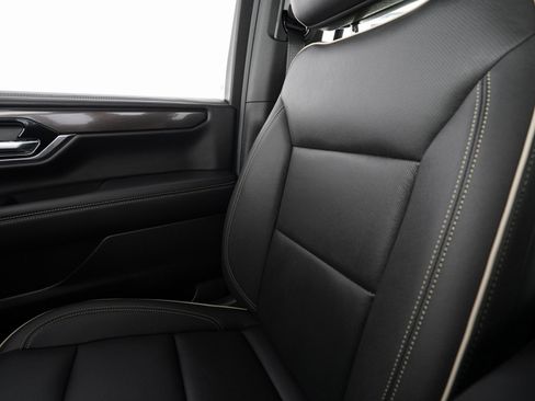 Used 2025 GMC Yukon Elevation w/ LPO, Yukon Black Package image 30