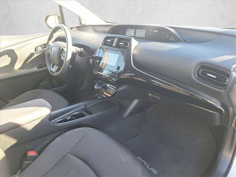 Certified 2019 Toyota Prius LE image 19