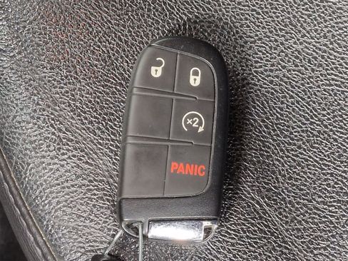 Certified 2022 Jeep Compass Limited image 34