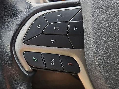 Used 2021 Jeep Grand Cherokee Laredo RWD image 29