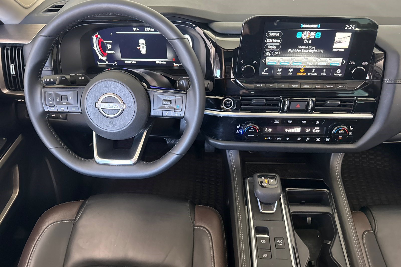 Used 2024 Nissan Pathfinder Platinum w/ Cargo Package AWD/4WD image 32