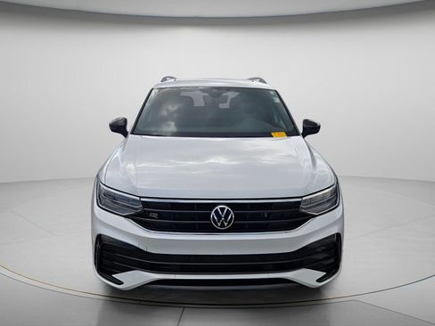 Certified 2023 Volkswagen Tiguan SE R-Line FWD image 3