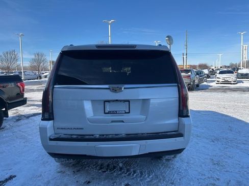 Used 2016 Cadillac Escalade Premium image 7