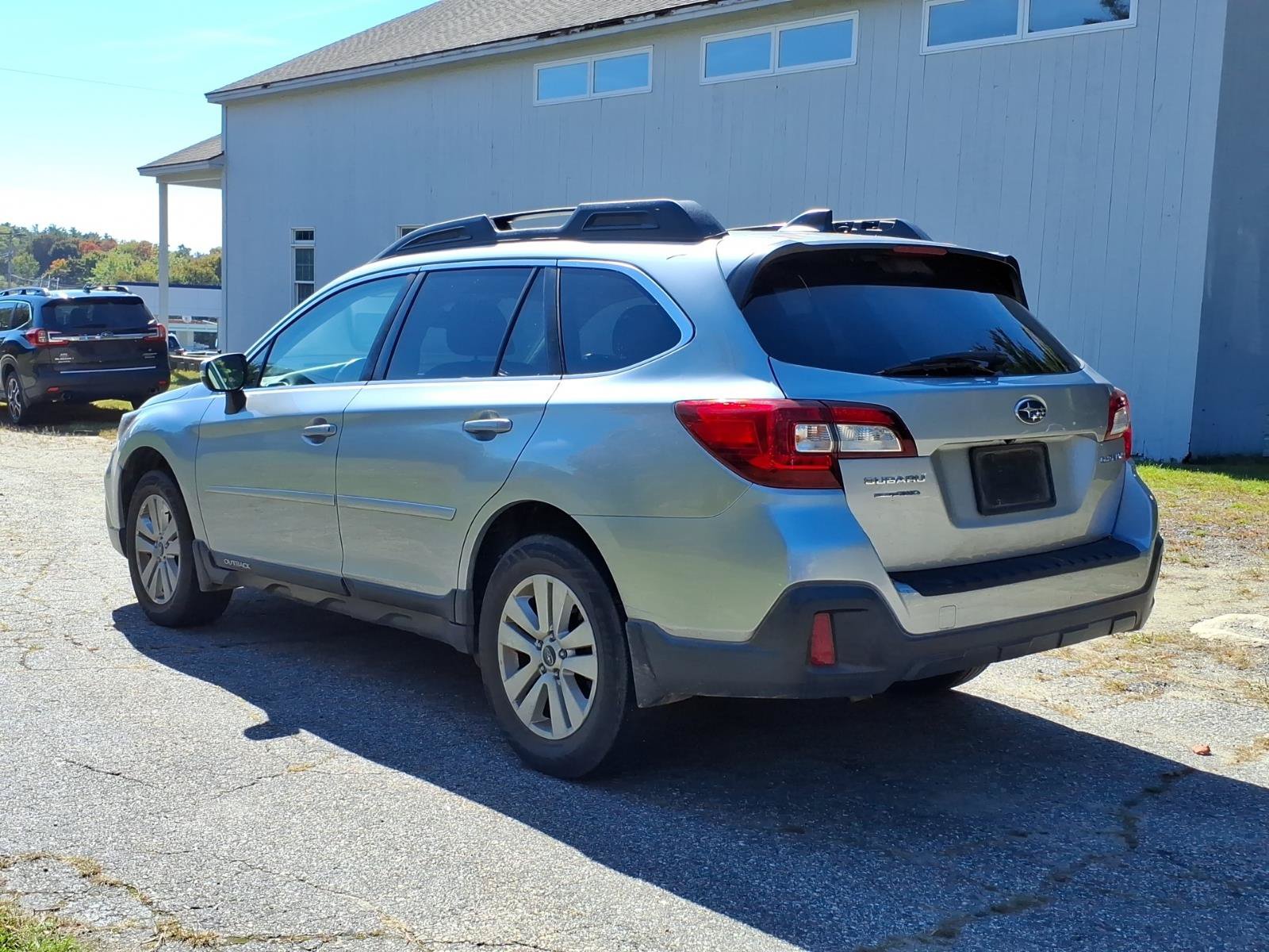 Used 2019 Subaru Outback 2.5i Premium AWD/4WD image 5