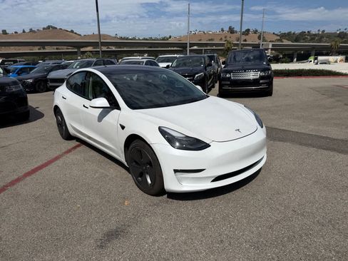 Used 2023 Tesla Model 3 Standard Range RWD image 3