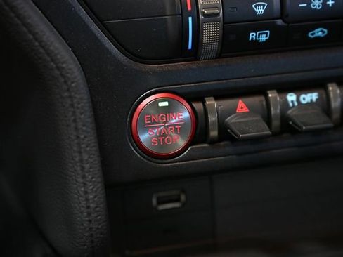 Used 2020 Ford Mustang Shelby GT500 w/ Carbon Fibre Track Pack image 44