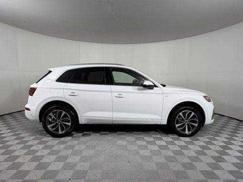 Certified 2025 Audi Q5 2.0T Premium Plus w/ Premium Plus Package image 8