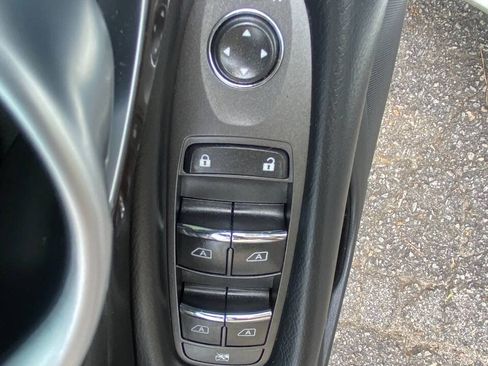 Used 2018 INFINITI Q50 Luxe RWD image 17