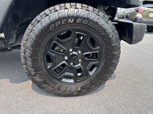Used 2017 Jeep Wrangler Sport AWD/4WD image 29