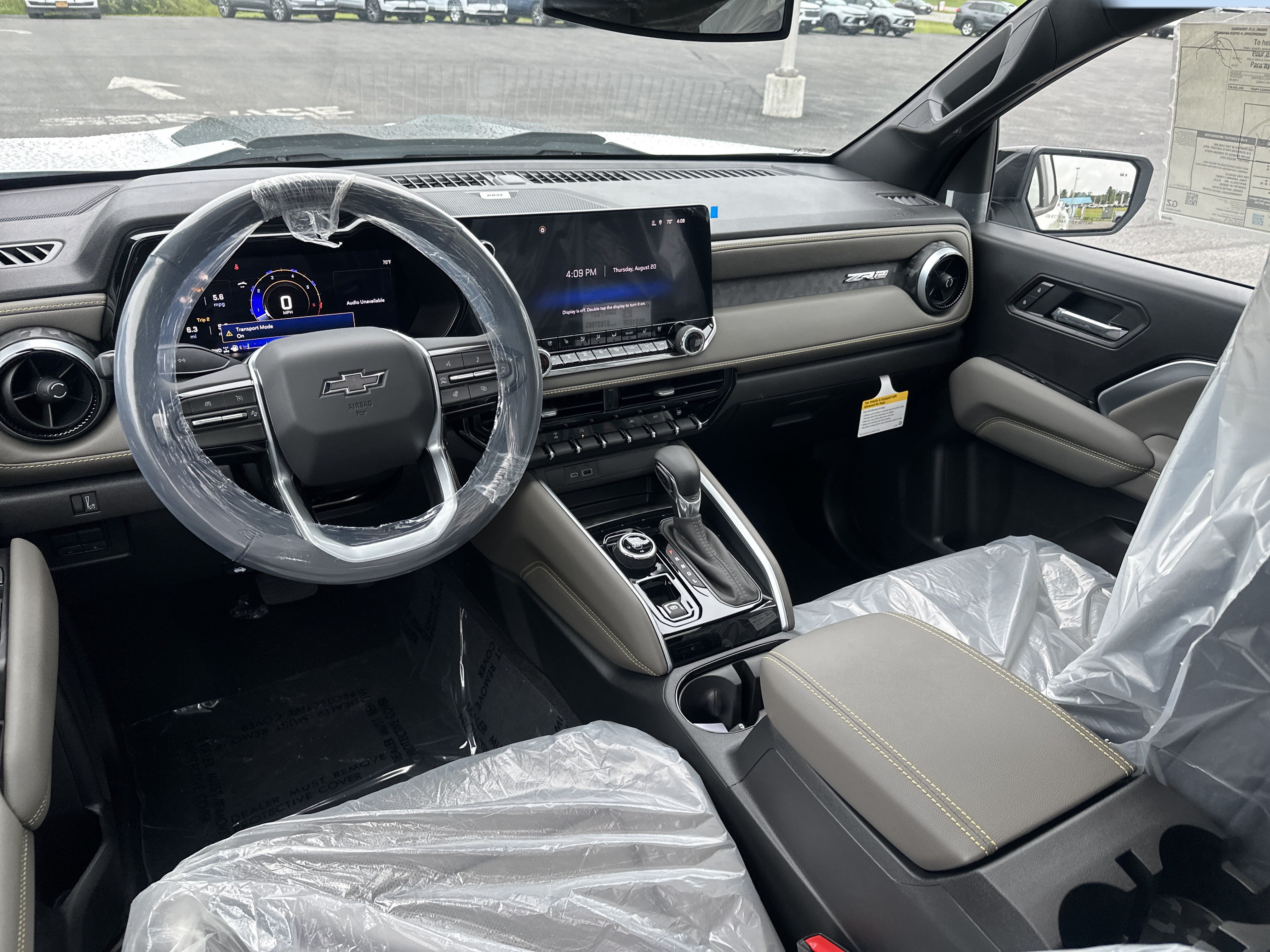 New 2026 Chevrolet Colorado ZR2 w/ Technology Package AWD/4WD image 9