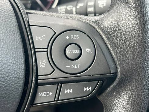 Used 2025 Toyota RAV4 XLE FWD image 26