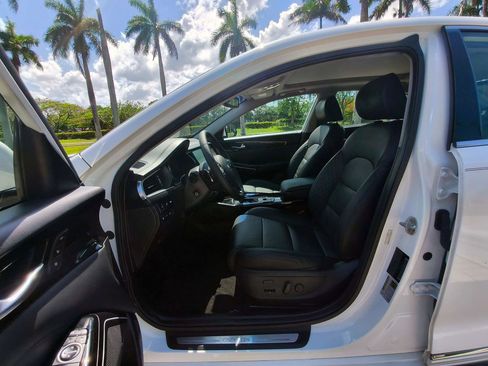 Used 2019 Kia Cadenza Limited FWD image 25
