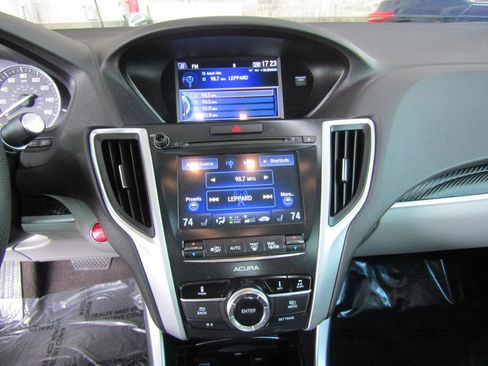 Used 2015 Acura TLX FWD image 17