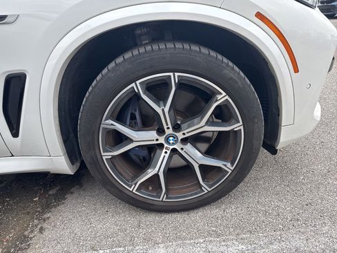 Certified 2023 BMW X5 xDrive45e w/ Executive Package AWD/4WD image 3