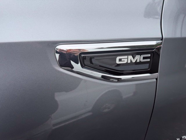 Used 2022 GMC Yukon XL SLT w/ SLT Luxury Package AWD/4WD image 7