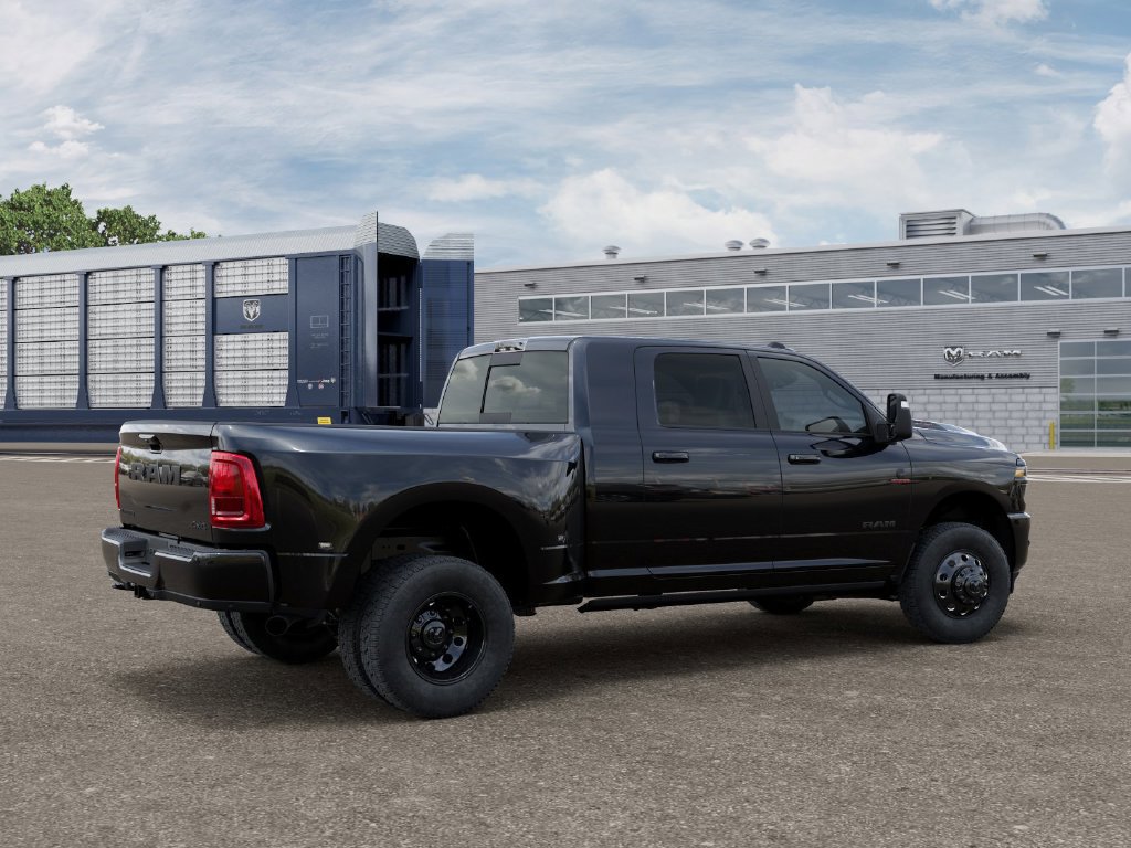 New 2027 RAM 3500 Laramie AWD/4WD image 4