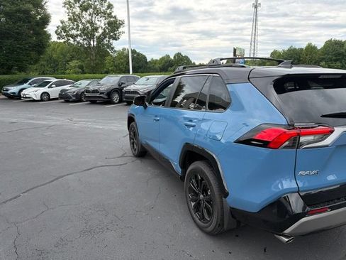 Used 2025 Toyota RAV4 XSE AWD/4WD image 8