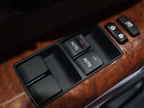 Certified 2019 Toyota Sequoia Platinum AWD/4WD image 18