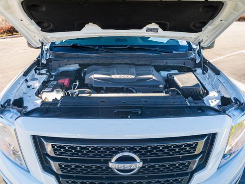 Used 2024 Nissan Titan SV w/ SV Convenience Package image 21