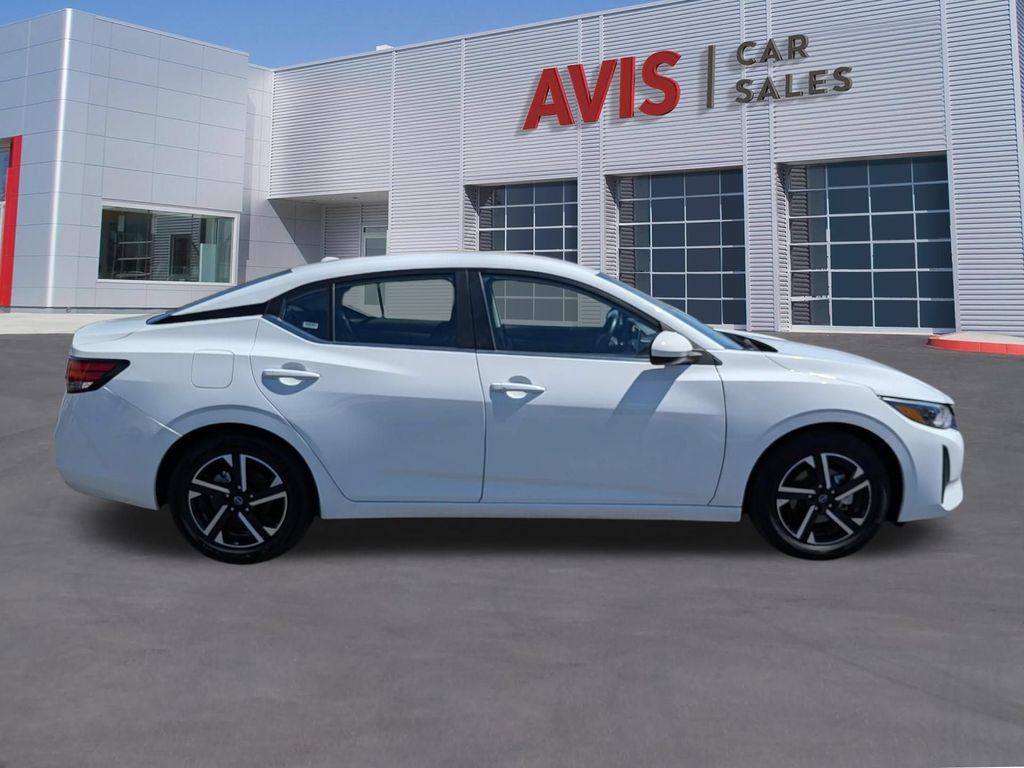 Used 2025 Nissan Sentra SV FWD image 5