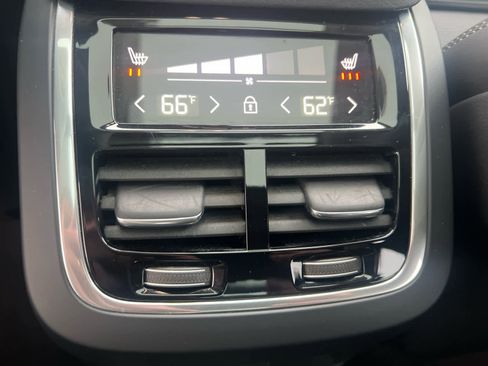 Used 2024 Volvo XC90 T8 Ultimate w/ Protection Package image 28