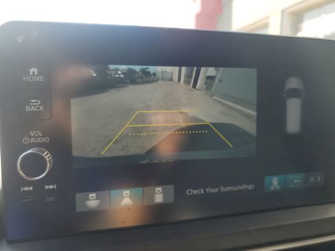 Used 2024 Honda Pilot Touring image 21