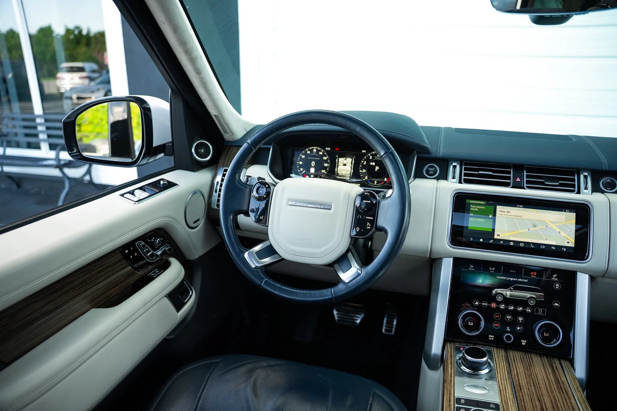 Used 2018 Land Rover Range Rover Autobiography AWD/4WD image 37