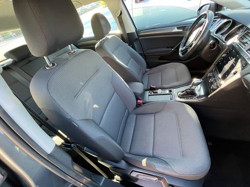 Used 2019 Volkswagen e-Golf SE w/ Driver Assistance Package image 11