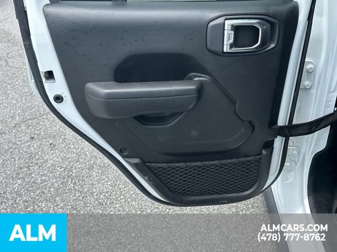 Used 2025 Jeep Wrangler Unlimited Rubicon AWD/4WD image 24