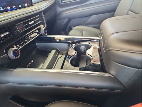 Used 2025 Chevrolet Tahoe LT RWD image 22