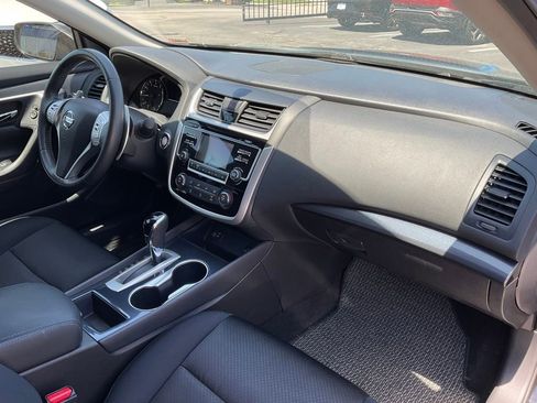 Used 2018 Nissan Altima 2.5 SR FWD image 18