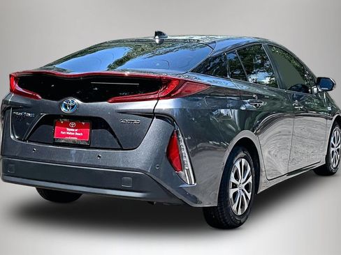 Used 2022 Toyota Prius Prime Limited FWD image 5