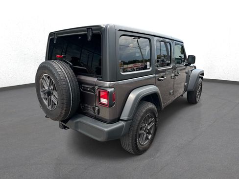 Used 2024 Jeep Wrangler Unlimited Sport AWD/4WD image 3
