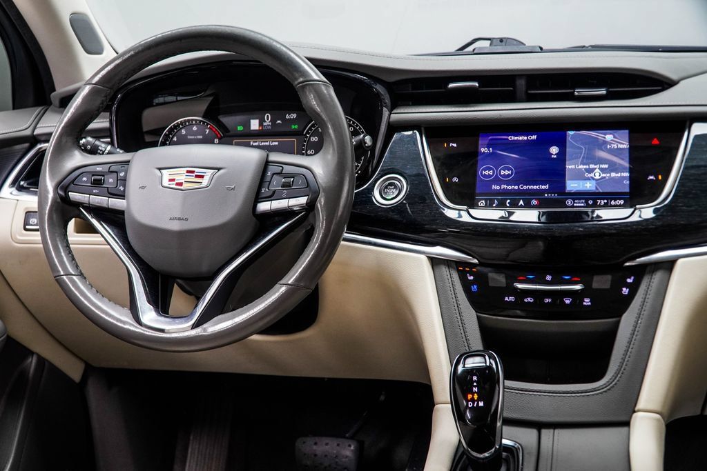 Used 2022 Cadillac XT6 Premium Luxury AWD/4WD image 18