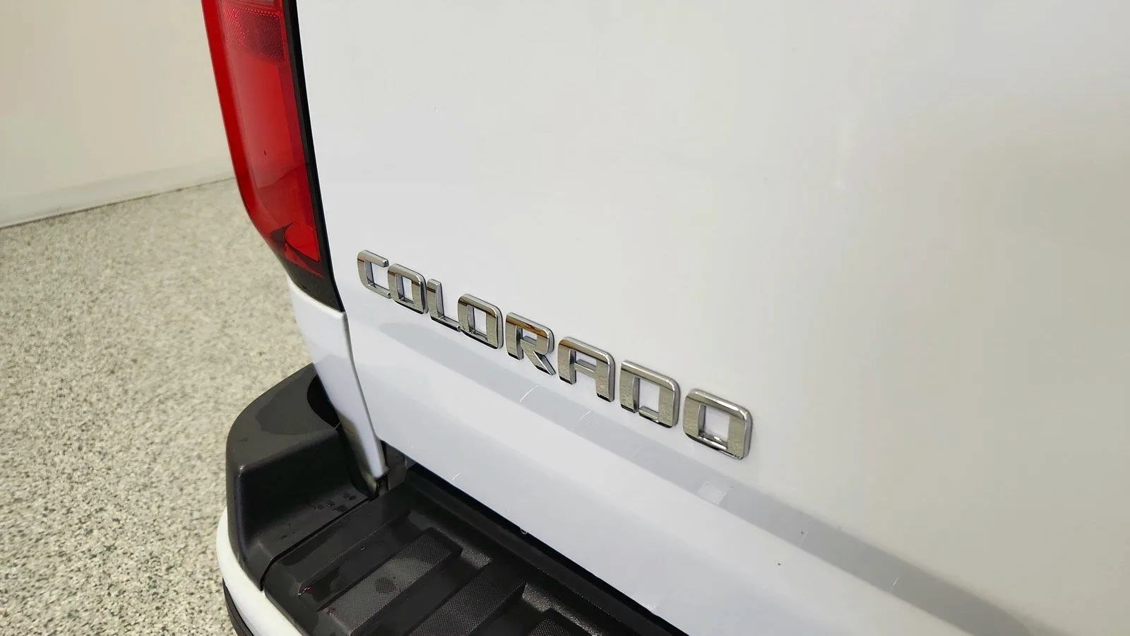 Used 2020 Chevrolet Colorado W/T w/ WT Convenience Package RWD image 17