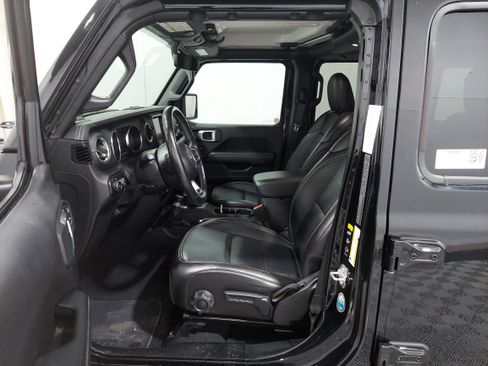 Used 2021 Jeep Wrangler Unlimited Sahara w/ Uconnect 4C Nav & Sound Group image 15