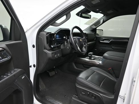 Used 2023 Chevrolet Silverado 1500 LTZ RWD image 10