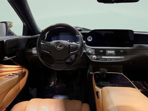 Used 2024 Lexus LS 500 AWD w/ Interior Upgrade Package image 12