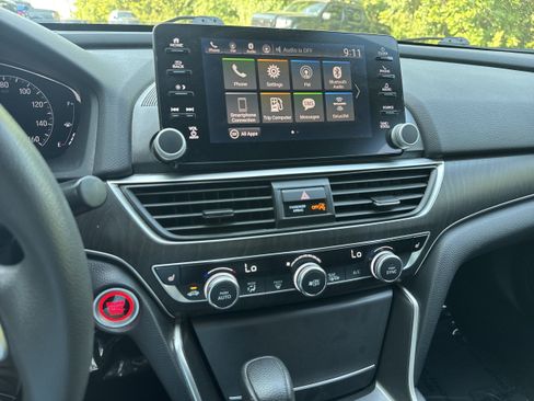 Used 2018 Honda Accord EX image 16