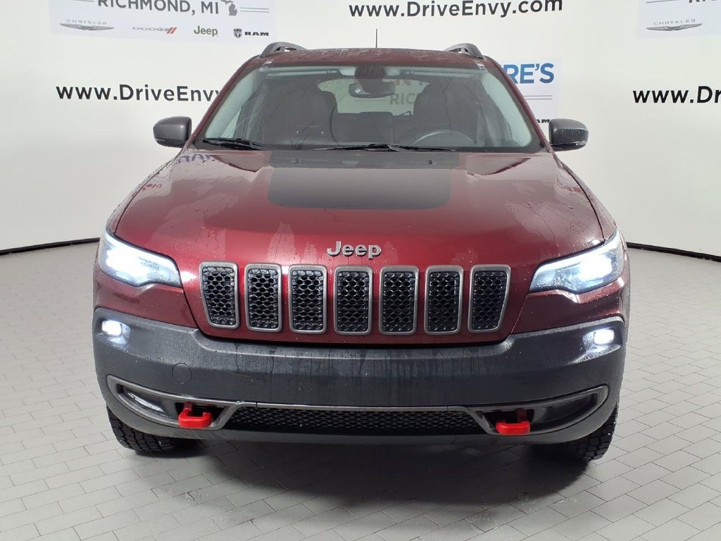 Used 2019 Jeep Cherokee Trailhawk w/ Cold Weather Group AWD/4WD image 2