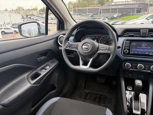 Used 2025 Nissan Versa SV image 32