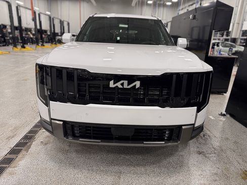 New 2027 Kia Telluride S image 8