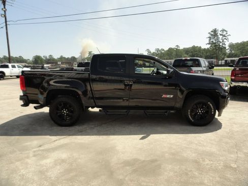 Used 2022 Chevrolet Colorado Z71 w/ Z71 Midnight Edition AWD/4WD image 5
