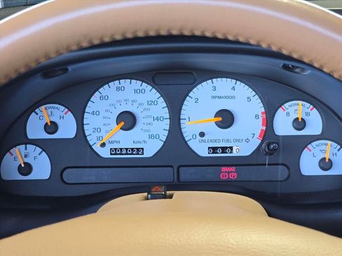 Used 1994 Ford Mustang GT RWD image 8