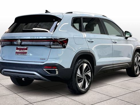 New 2026 Volkswagen Taos SE image 4