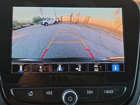 Used 2023 Chevrolet Equinox Premier image 15