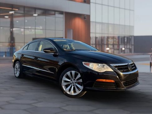 Used 2011 Volkswagen CC R-Line image 2