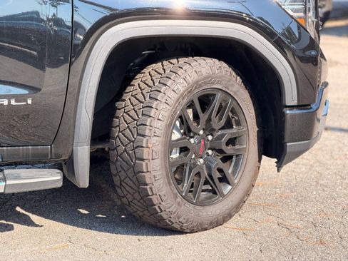 Used 2024 GMC Sierra 1500 Denali w/ Technology Package AWD/4WD image 5