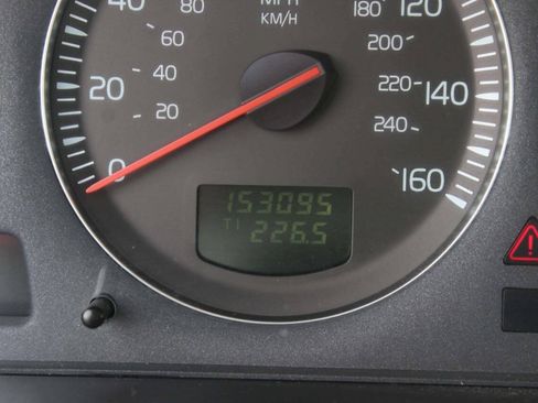 Used 2004 Volvo S60 2.5T FWD image 10